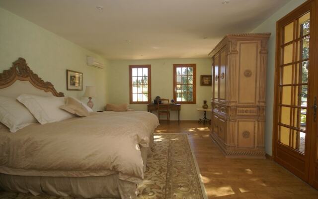 Stunning Villa in Sorgues With Swimming Pool
