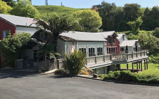 Waitomo Village Chalets Home of Kiwipaka