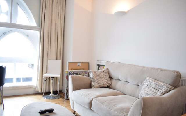 2 Bedroom Flat in Central London