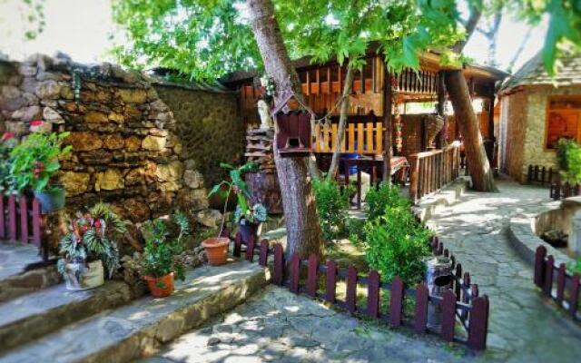 Karvan Hotel