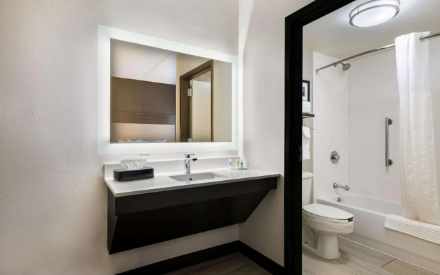 Comfort Suites Northlake