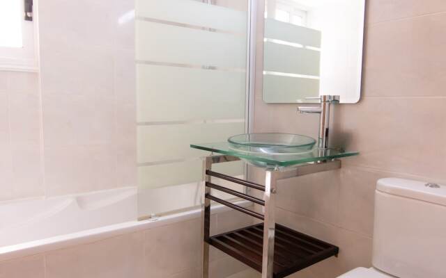Phaedrus Living Beachfront Villa Mare