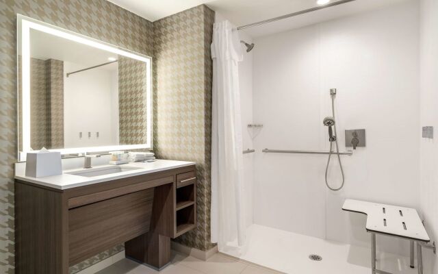 Home2 Suites By Hilton Woodland Hills