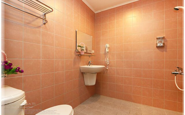 Zuoan Huati B&B