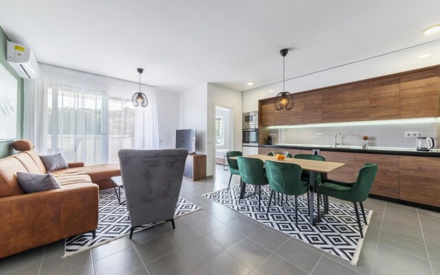 Nice Apartment in Premantura With 2 Bedrooms and Internet