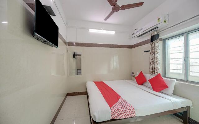 Ammayi Hotel by OYO Rooms
