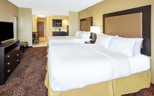 Holiday Inn Express & Suites Sandusky by IHG