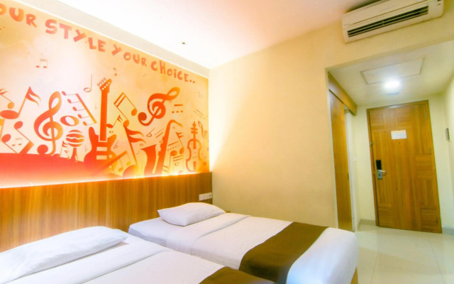 Front One Hotel Purwodadi