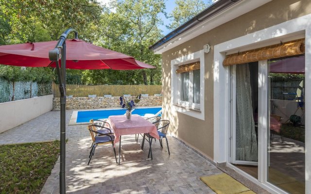 Holiday house for 4-5 persons with private pool near Rovinj