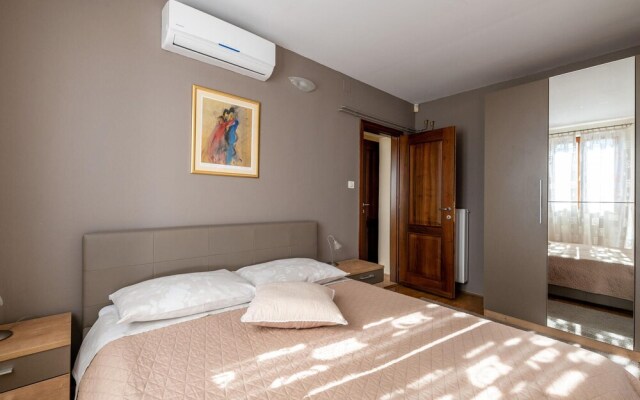 Awesome Home in Vrsar With Wifi and 4 Bedrooms