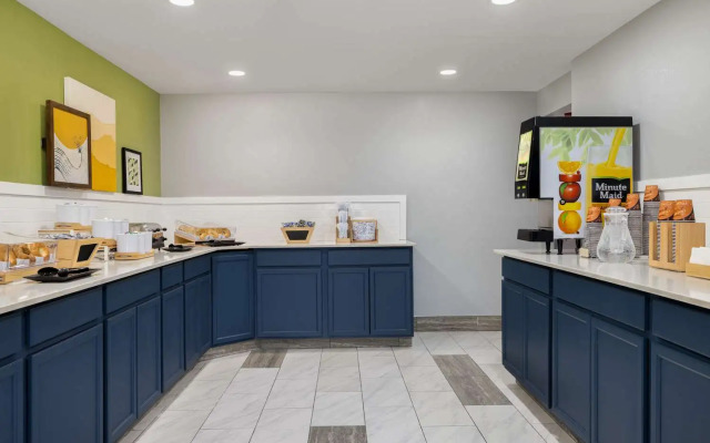 Spark by Hilton Rock Springs