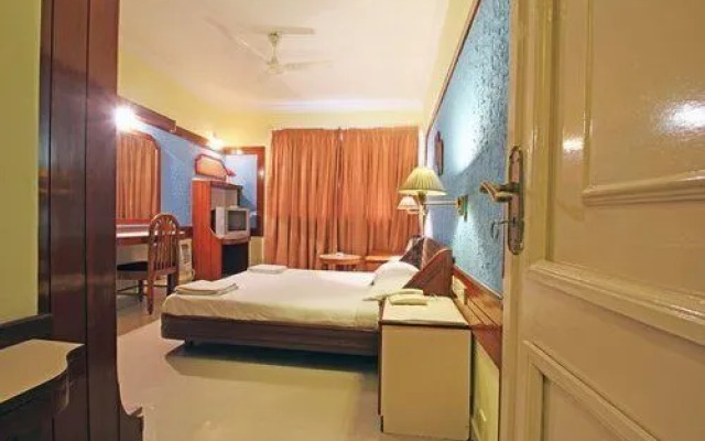 Oyo 27280 Hotel Maya International