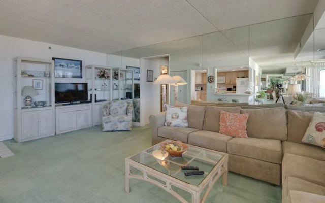 Capri 1710 - 2 Br Condo