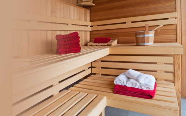 Lagrange Prestige, Le Pic De Lours