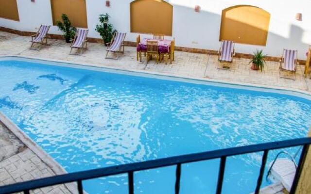 New Yalla Hotel