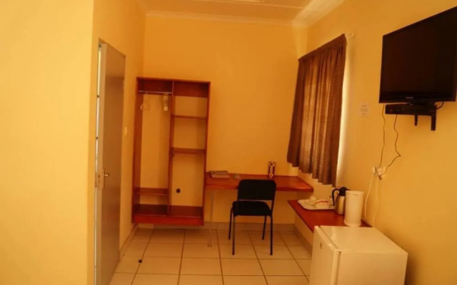 Qhwigaba Guest Lodge