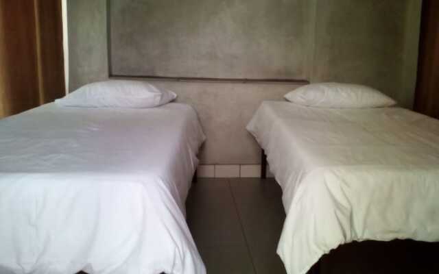 Accoustix Backpackers Lodge