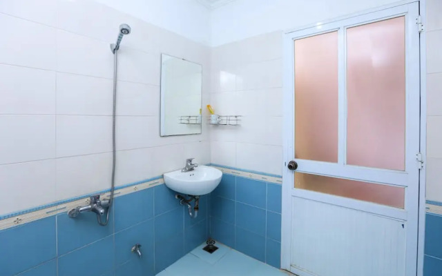 OYO 593 Bach Duong Hotel