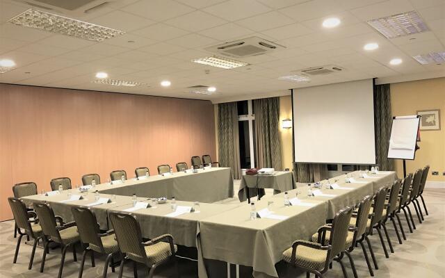 Holiday Inn Kenilworth - Warwick by IHG