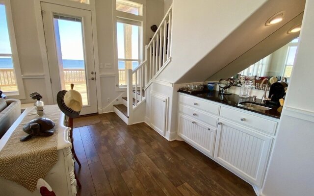 Sea Hag 3 Bedroom Home by Redawning