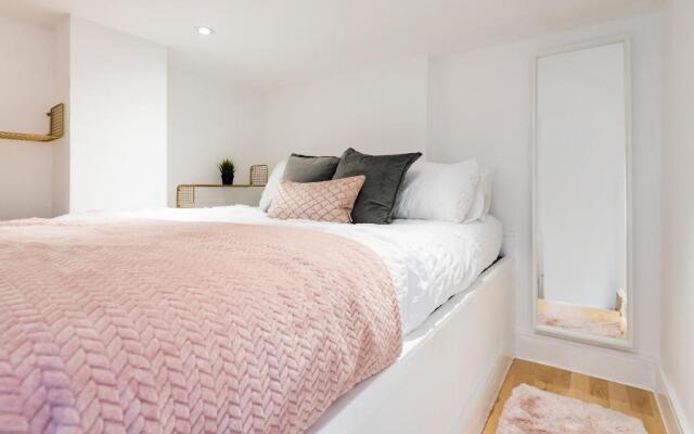 Stylish Hyde Park Apartment