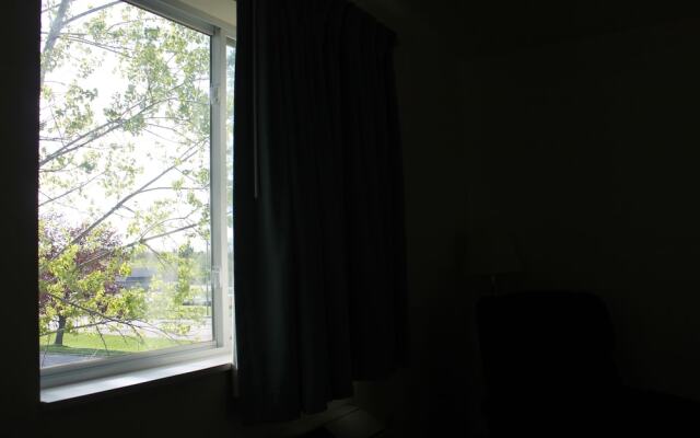 American Host Inn