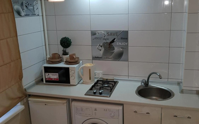 Квартира у метро Студенческая, Фармакадемия, Караван