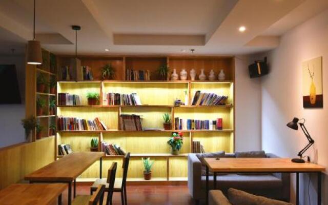 Ease Hostel
