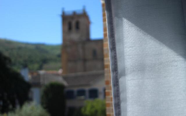 Caçula, Alojamento Local