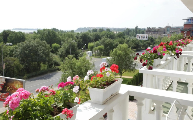 Hotel Zaara