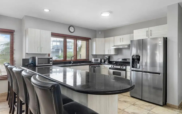 Amazing 4br4ba Villa w Pool Birdsanctuary Views