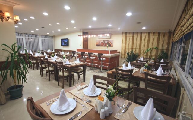 Ünal Hotel