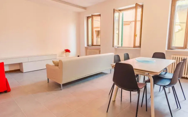 Piazza Garibaldi - Italian Homing