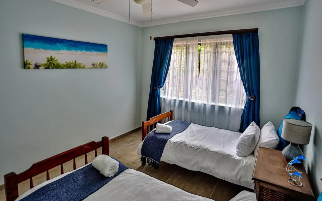 49 LaPirogue - Families only