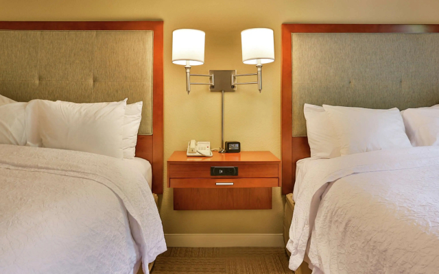 Hampton Inn Charleston - Daniel Island