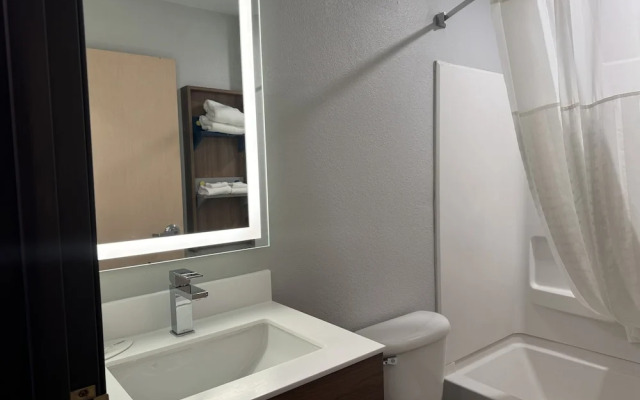 Microtel Inn & Suites by Wyndham Independence