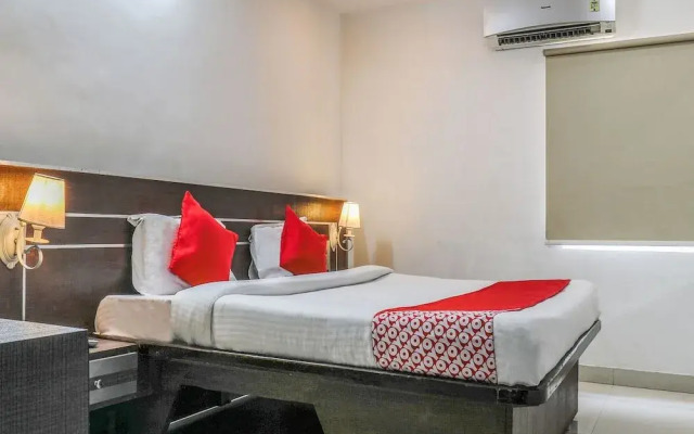 OYO 16930 Madhura Inn