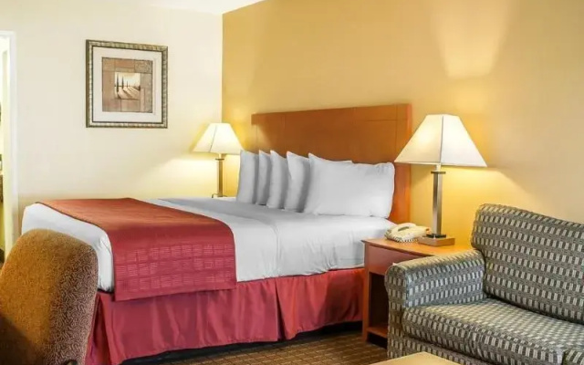 Quality Inn & Suites Conference Center Wilkes Barre