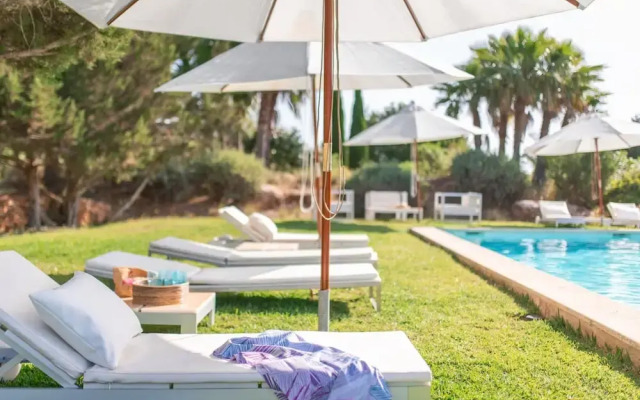 Majestic Villa With Private Pool