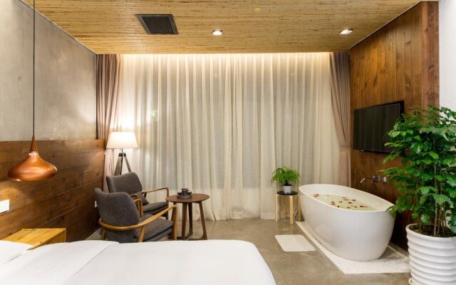 Dali Yifang Qingchen Lake View Holiday Hotel – Guest Rooms – Dali