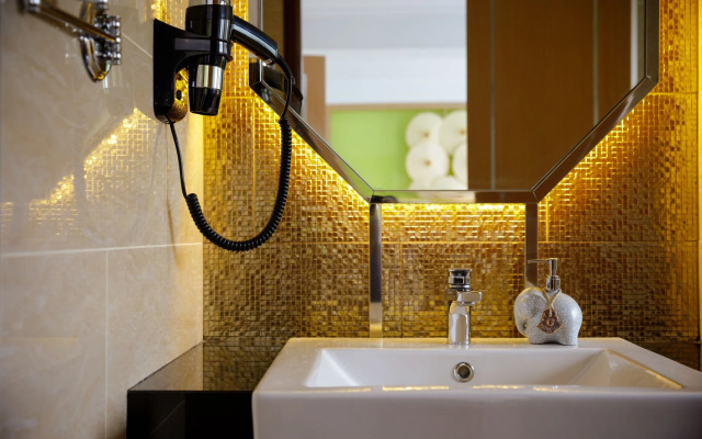 9 Suite Luxury Boutique Hotel