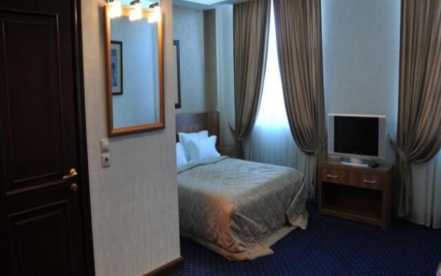 Atrium Hotel