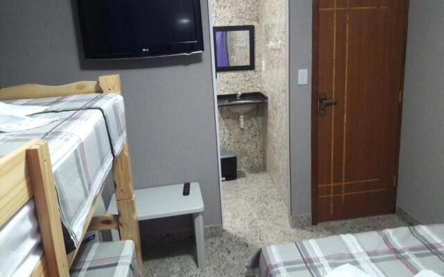 Hostel Falcão-Suites Privativas com Ar Condicionado