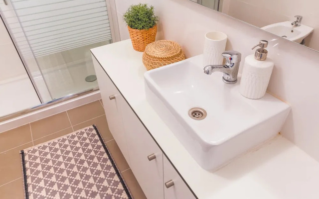 Trind2 · Samasal Trindade Apartments #2 Next to Aliados!