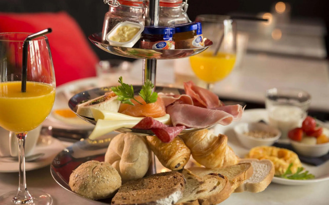 Le Theatre Hotel