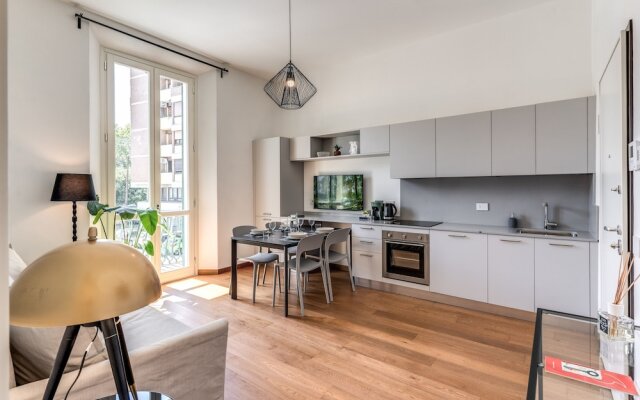 AwesHome Luxury Apartment