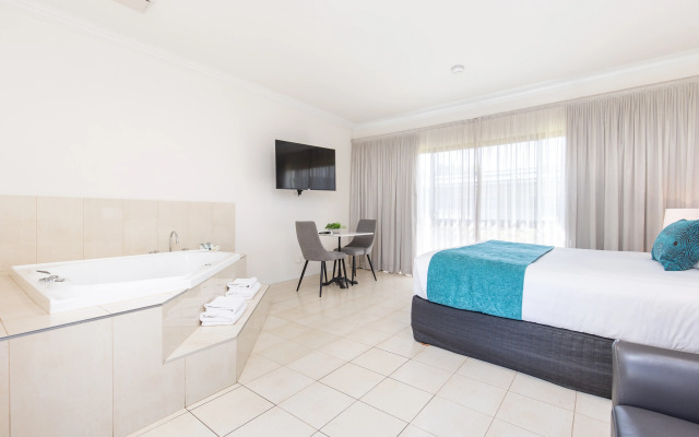 Comfort Inn Deakin Palms