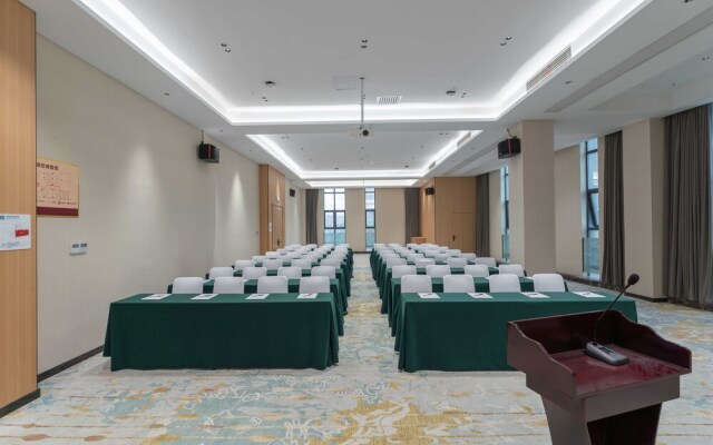 Holiday Inn Express Huangshi Cihu Lake by IHG