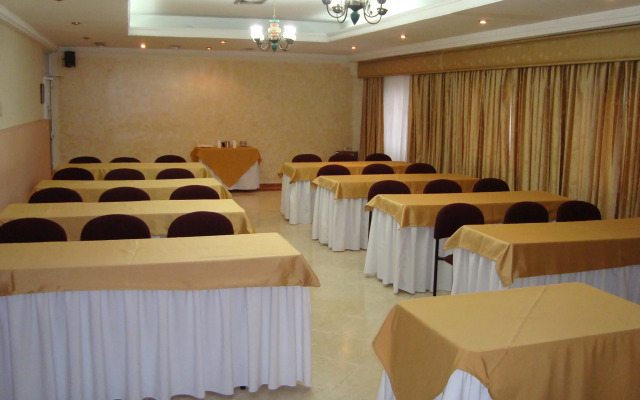 Hotel Plaza Versalles