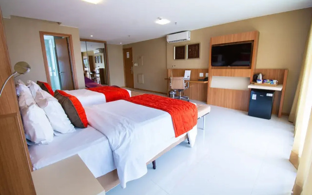 Jade Hotel